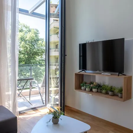 Art Apartments-free Parking-city Center *