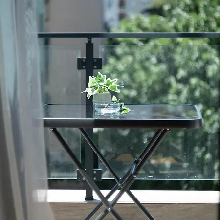 Art Apartment *