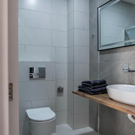 Art Apartments-free Parking-city Center