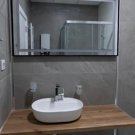 Art Apartments-free Parking-city Center *