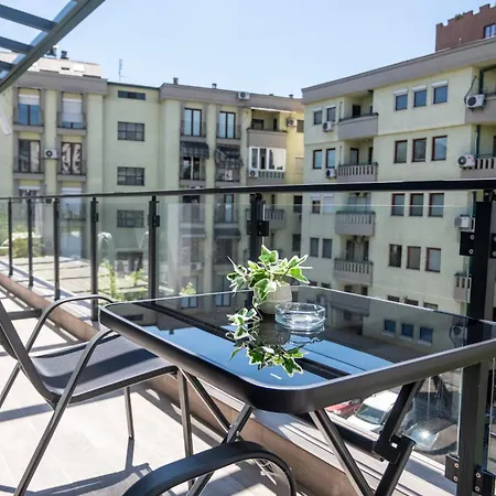 Art Apartments-free Parking-city Center Apartment *