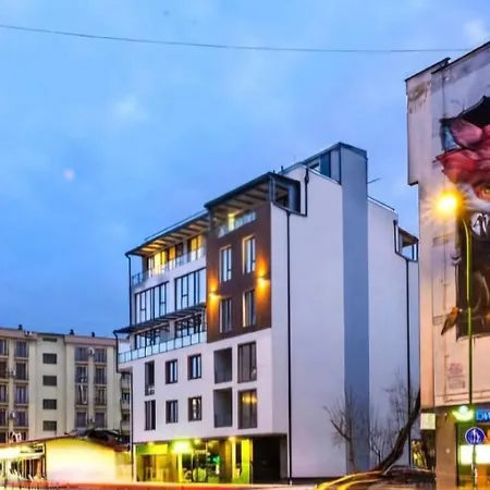Apartment Art Apartments-free Parking-city Center