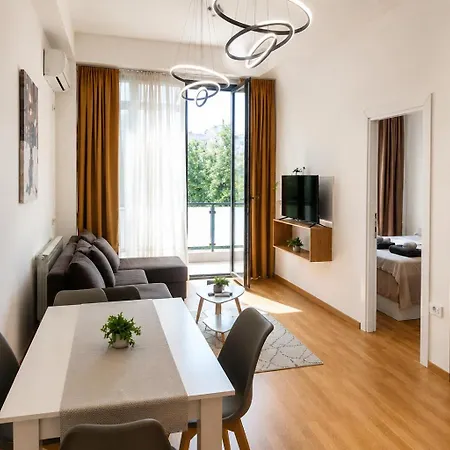 Art Apartments-free Parking-city Center Apartment