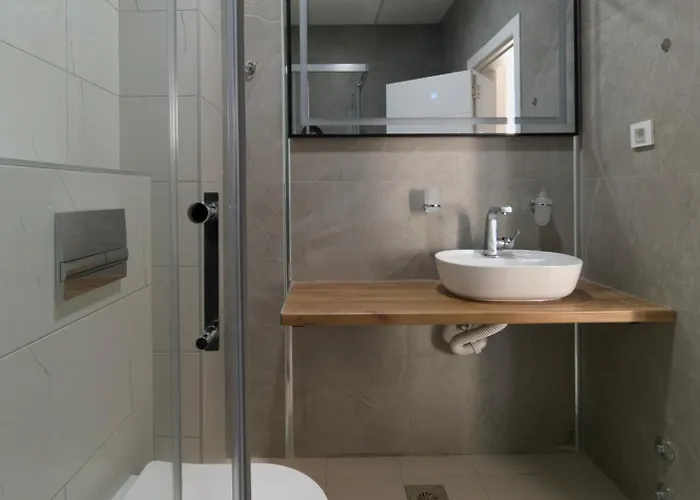 Home Art Apartments Free Parking City Center Appartement Skopje